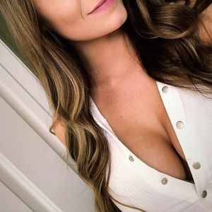 ❄️Ekattire /Reposh White Body Suit w/ Hood